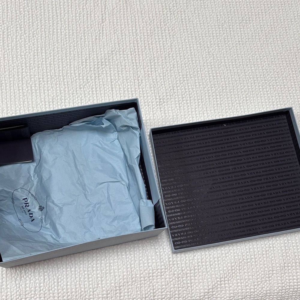 Prada Blue Gift Box - Picture 3 of 4